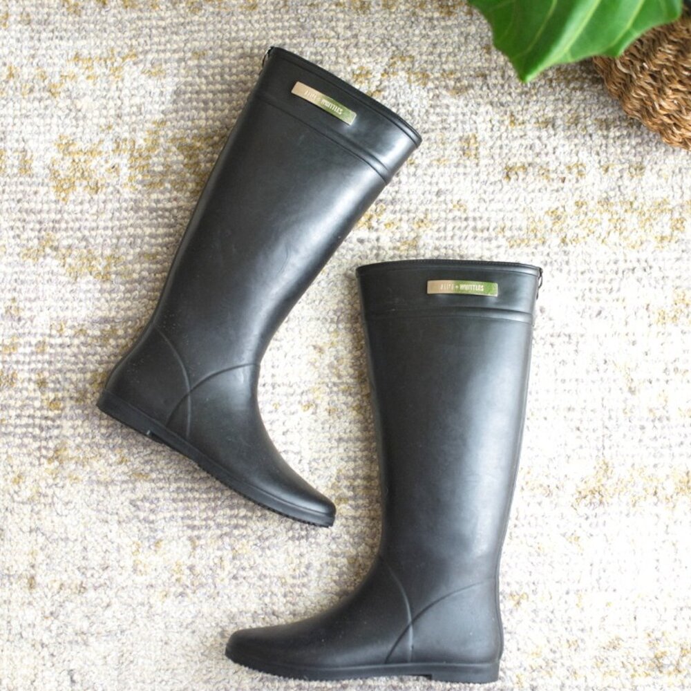 ALICE + WHITTLES Classic Black Riding Rain Boot Sz 8